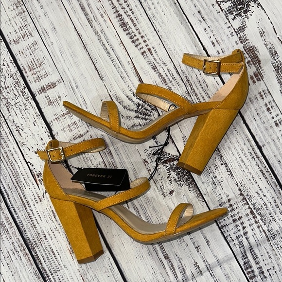 Forever 21 Women's Mustard Block Heel Strappy Sandals Sz. 8.5 NWT‎ - Picture 1 of 6